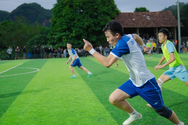 快船122-127惜败，排名跌至第8，勇士迎利好，西部局势复杂.